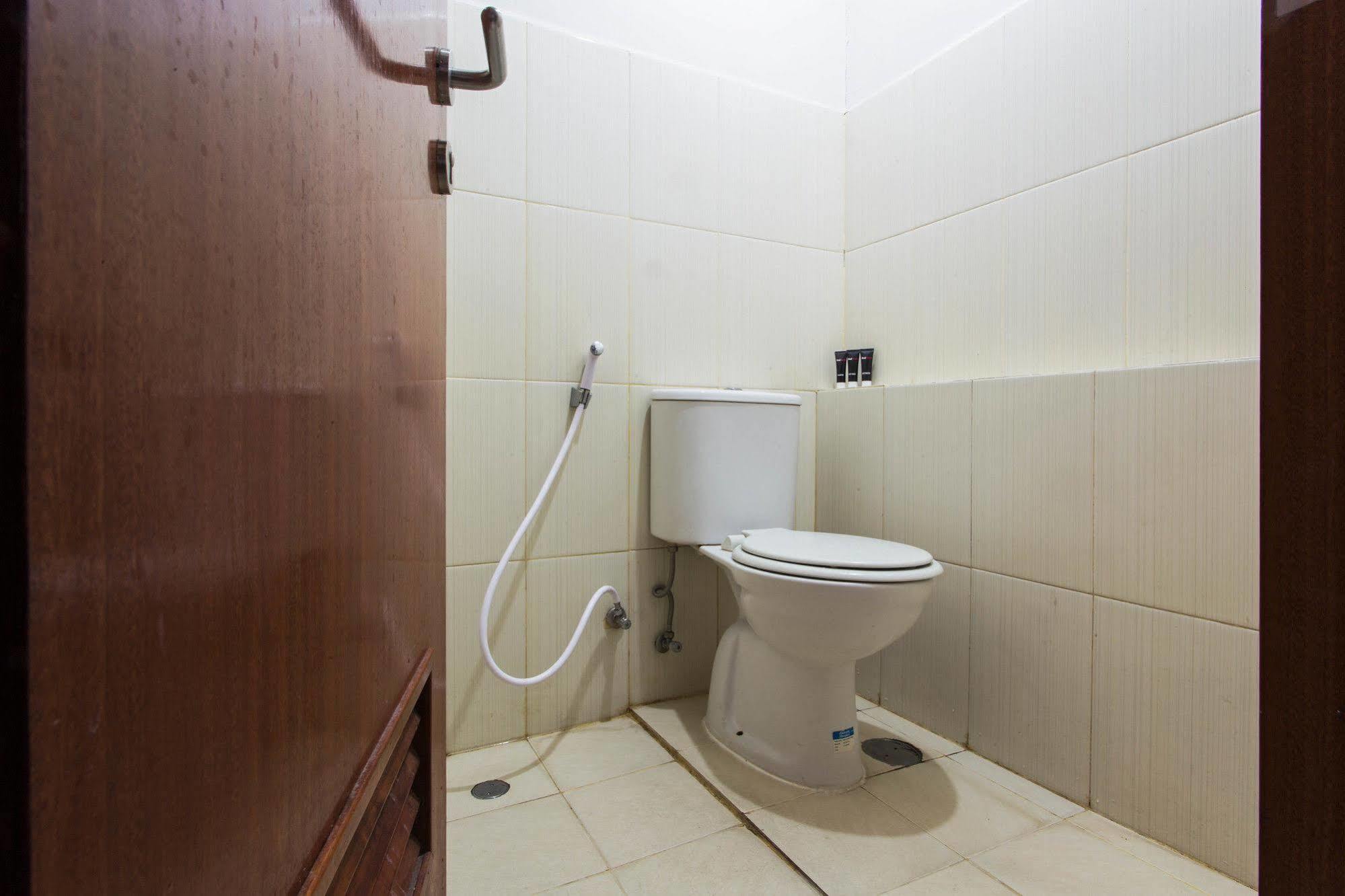 Reddoorz Apartment @ Green Pramuka Τζακάρτα Εξωτερικό φωτογραφία
