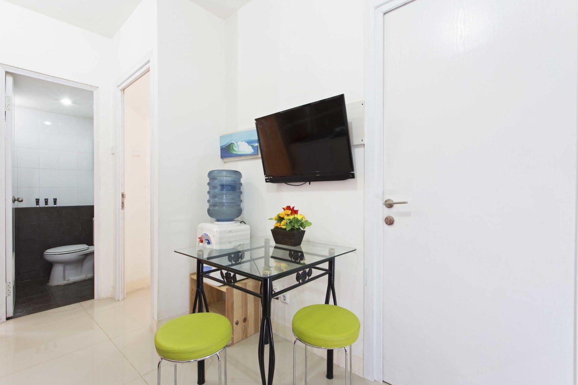 Reddoorz Apartment @ Green Pramuka Τζακάρτα Εξωτερικό φωτογραφία